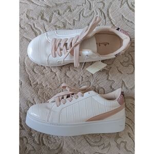 🆕️Altar'd State Snakeskin White/Blush Sneakers
